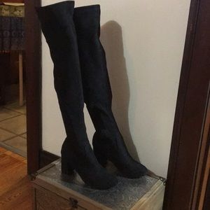 Lulus boots  black suede like box heel/ Tahlia
